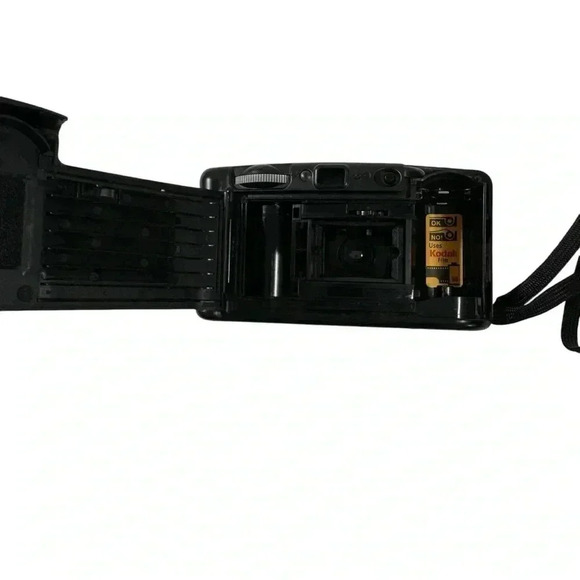 Vintage Kodak KB18 Point & Shoot 35mm Film Camera Pocket - Untested For Parts - Picture 7 of 9